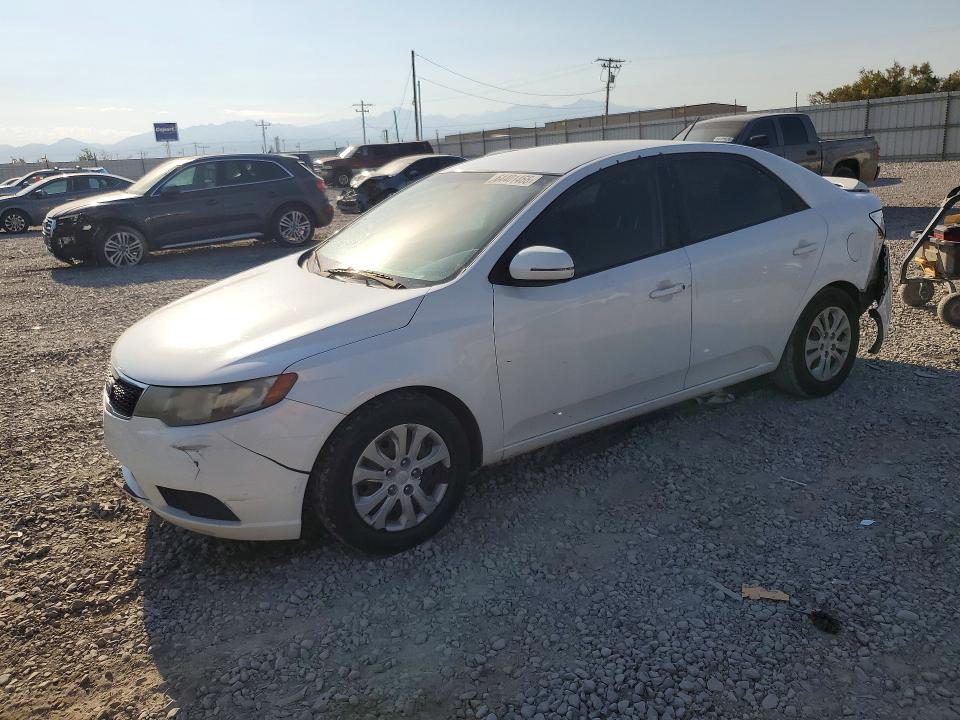 2011 Kia Forte მანქანა იყიდება აუქციონზე, vin: KNAFU4A21B5384671, აუქციონის ნომერი: 64401466