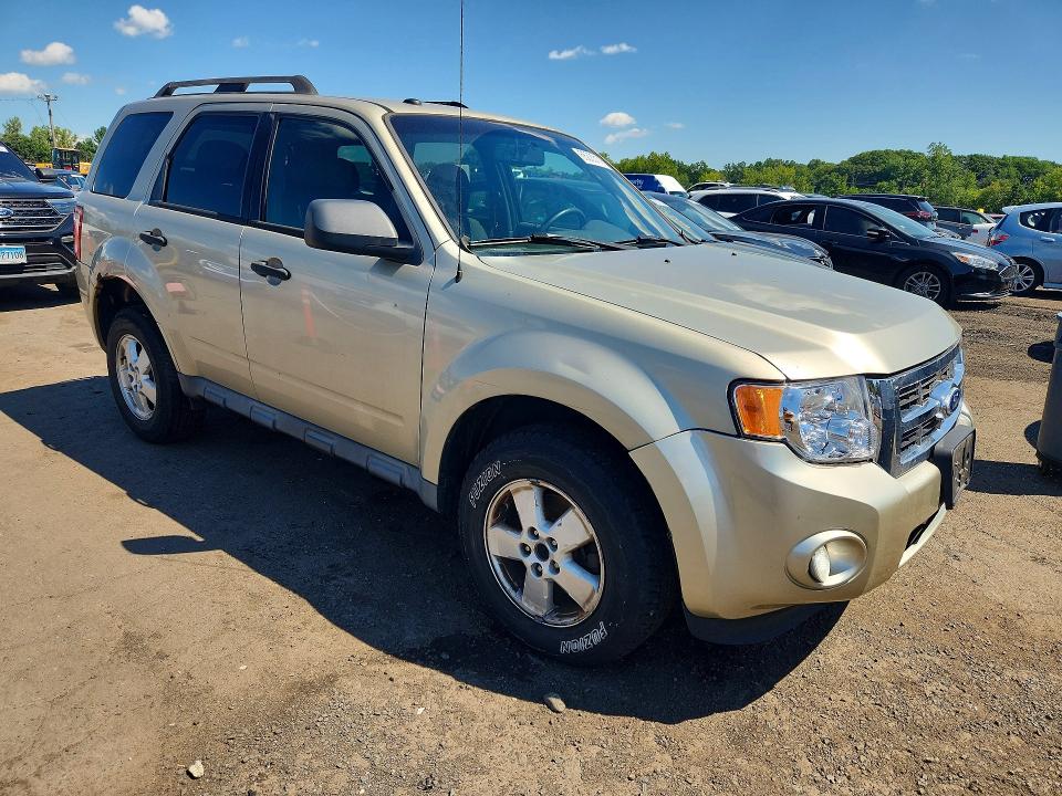 65333176 :رقم المزاد ، 1FMCU0D70AKB28359 vin ، 2010 Ford Escape مزاد بيع