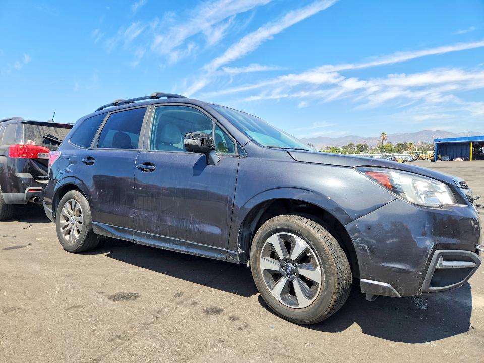 Продаж на аукціоні авто 2018 Subaru Forester, vin: JF2SJAGC5JH601307, номер лоту: 65695896