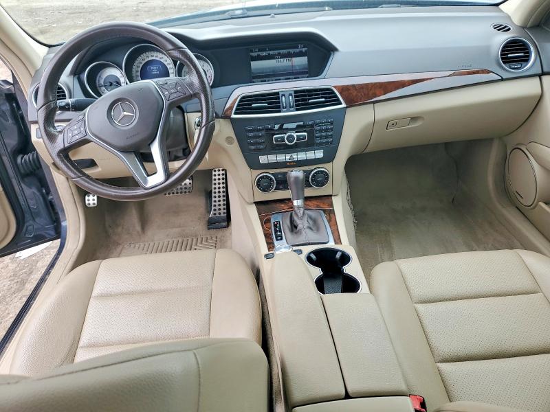 2014 Mercedes-benz C მანქანა იყიდება აუქციონზე, vin: WDDGF8AB4EA892983, აუქციონის ნომერი: 64554386
