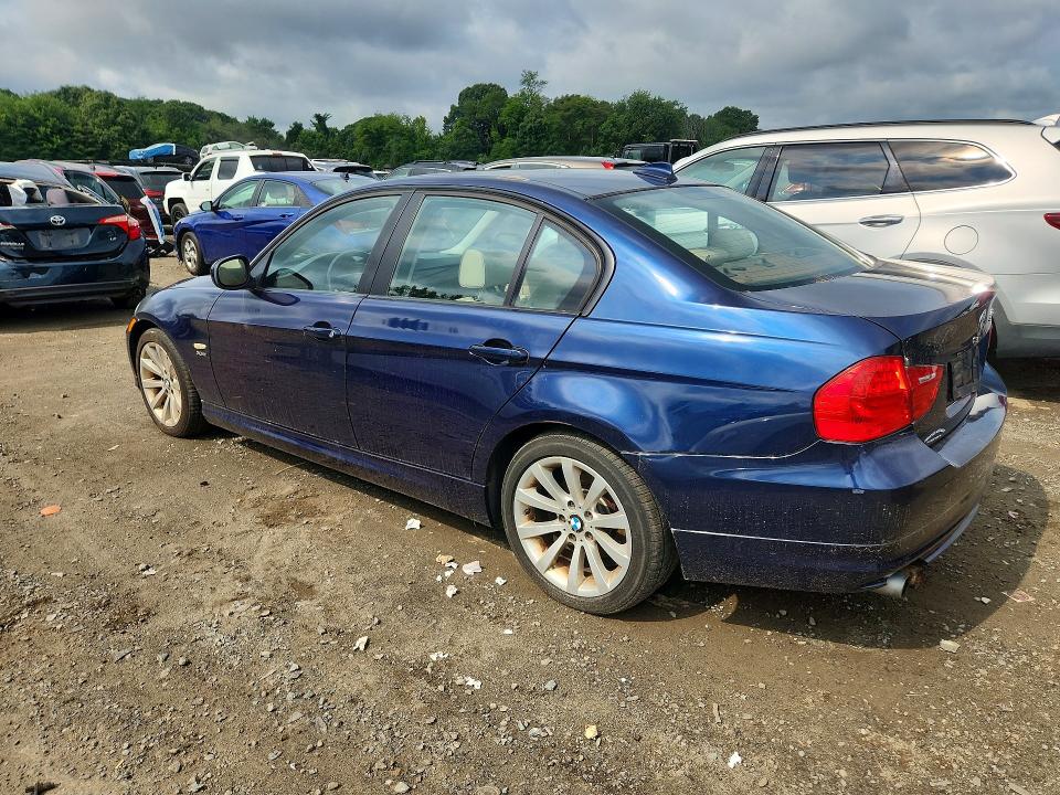 63949596 :رقم المزاد ، WBAPK5G5XBNN26145 vin ، 2011 Bmw 328 مزاد بيع