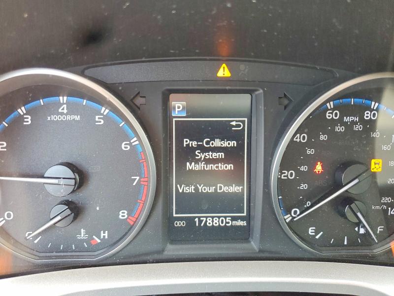 Продаж на аукціоні авто 2018 Toyota Rav4, vin: JTMBFREV3JD255042, номер лоту: 64388546