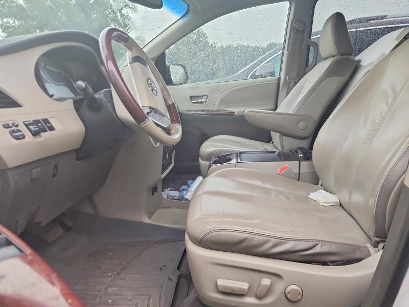 66225196 :رقم المزاد ، 5TDYK3DC0BS078118 vin ، 2011 Toyota Sienna مزاد بيع