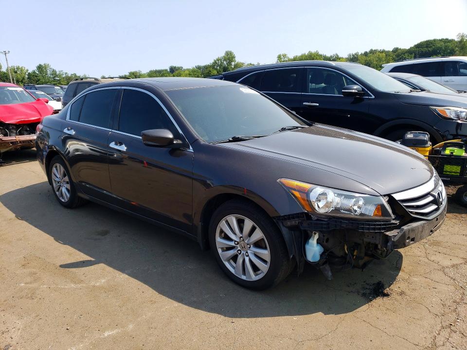 62637936 :رقم المزاد ، 1HGCP3F84BA013436 vin ، 2011 Honda Accord مزاد بيع