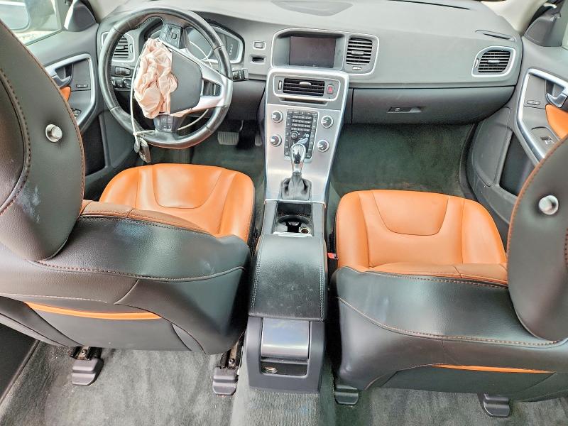 63948446 :رقم المزاد ، LYV402TK1JB157986 vin ، 2018 Volvo S60 مزاد بيع