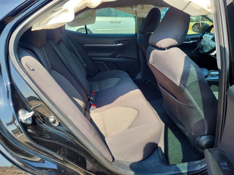 64447466 :رقم المزاد ، 4T1C11AK1NU691678 vin ، 2022 Toyota Camry مزاد بيع