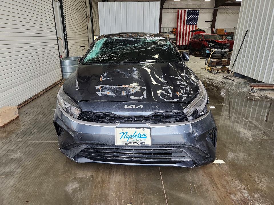 63188576 :رقم المزاد ، 3KPF24ADXRE739927 vin ، 2024 Kia Forte مزاد بيع