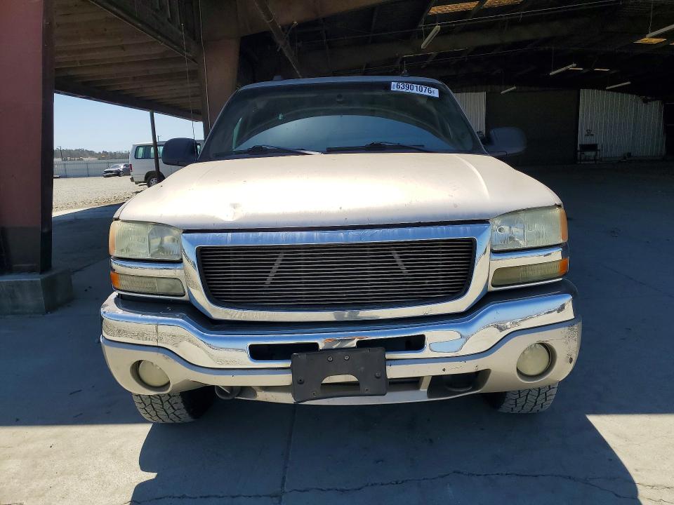 Продажа на аукционе авто 2004 Gmc New Sierra, vin: 2GTEK19T241205560, номер лота: 63901076