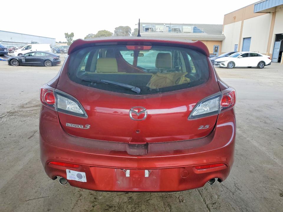 67371146 :رقم المزاد ، JM1BL1K66B1413870 vin ، 2011 Mazda 3 مزاد بيع
