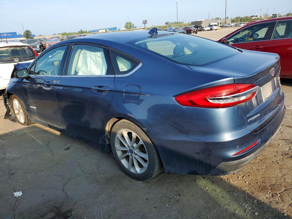 64826506 :رقم المزاد ، 3FA6P0LU2KR131105 vin ، 2019 Ford Fusion مزاد بيع