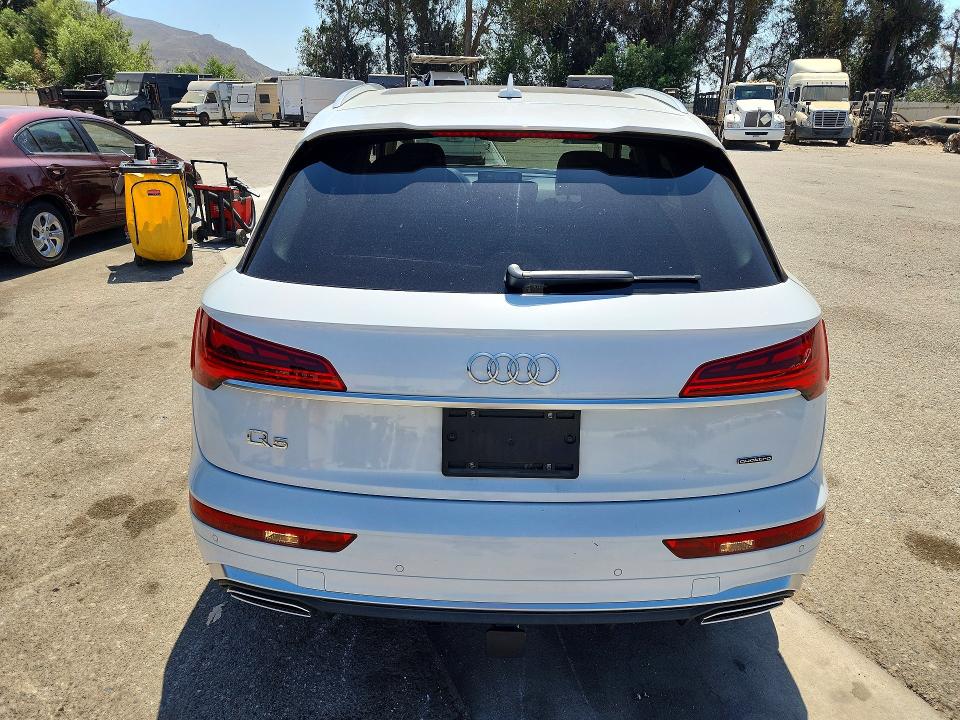 63925846 :رقم المزاد ، WA1EAAFYXP2151992 vin ، 2023 Audi Q5 مزاد بيع