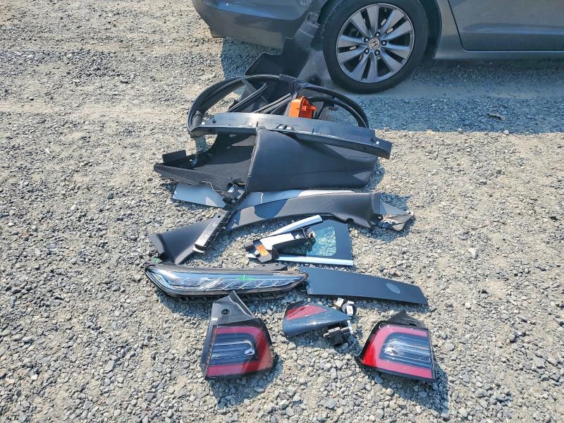 63608086 :رقم المزاد ، 5YJ3E1EA1JF076013 vin ، 2018 Tesla Model 3 مزاد بيع