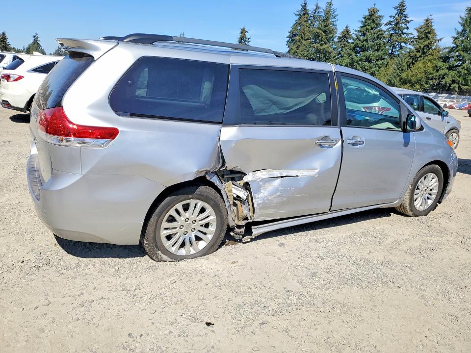 2014 Toyota Sienna მანქანა იყიდება აუქციონზე, vin: 5TDYK3DC6ES507959, აუქციონის ნომერი: 66499716