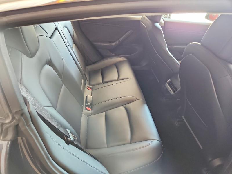 62964486 :رقم المزاد ، 5YJ3E1EA5JF034623 vin ، 2018 Tesla Model 3 مزاد بيع