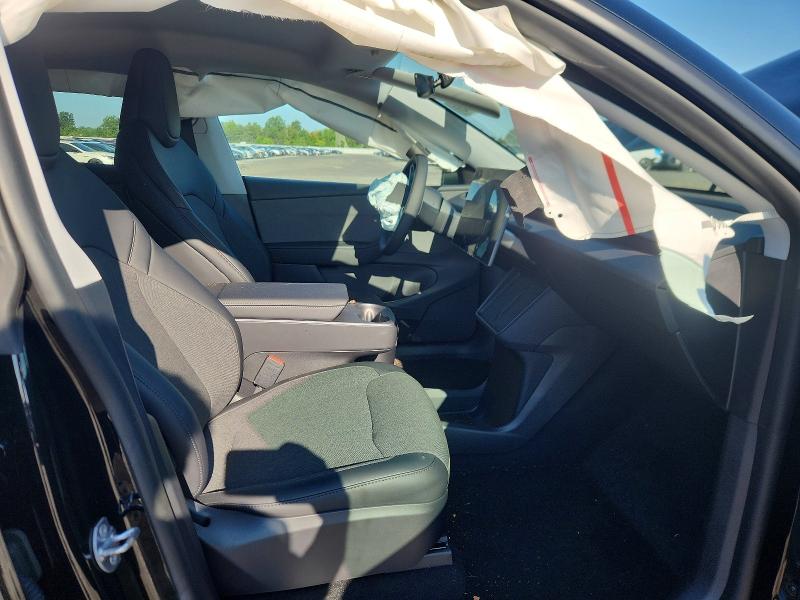 65819146 :رقم المزاد ، 7SAYGDEE1TA705891 vin ، 2026 Tesla Model Y مزاد بيع