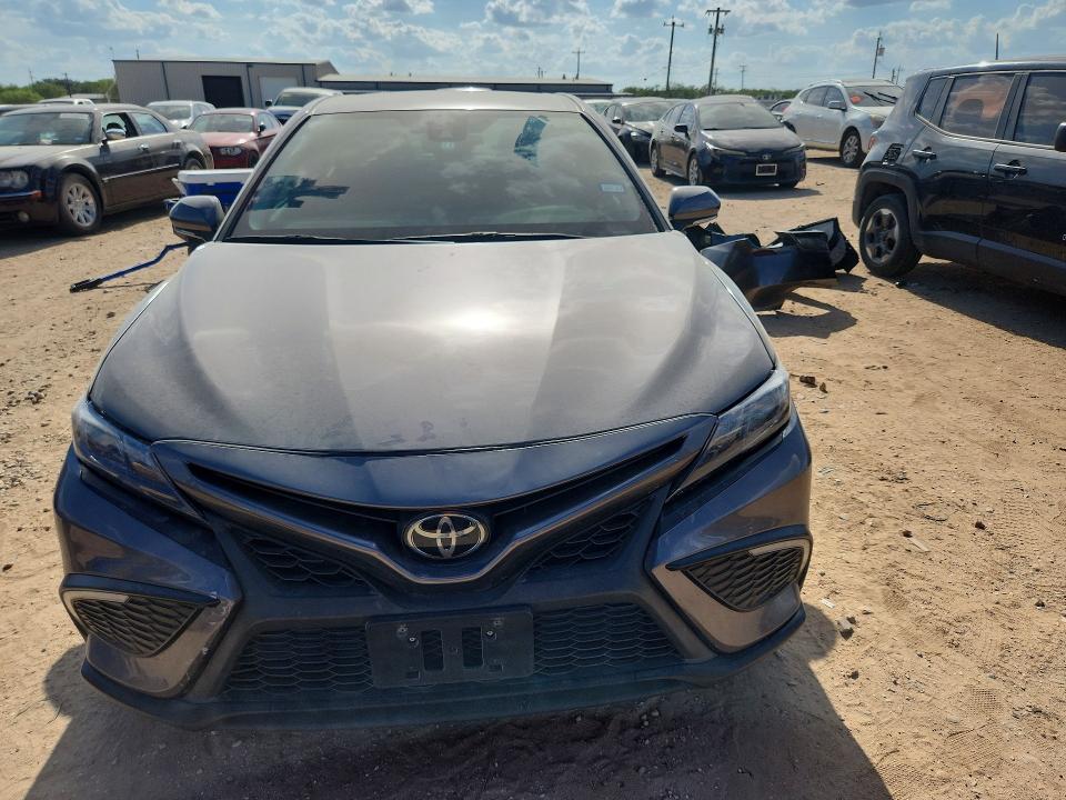 64593986 :رقم المزاد ، 4T1T11AKXPU785173 vin ، 2023 Toyota Camry مزاد بيع