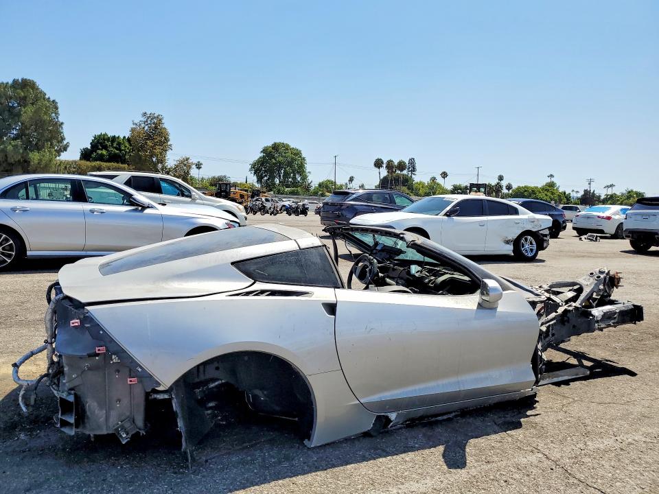 2018 Chevrolet Corvette მანქანა იყიდება აუქციონზე, vin: 1G1YB2D73J5105726, აუქციონის ნომერი: 64833696