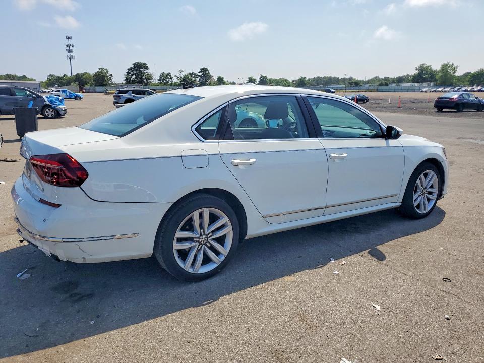 Продажа на аукционе авто 2017 Volkswagen Passat, vin: 1VWGT7A35HC050312, номер лота: 64250206