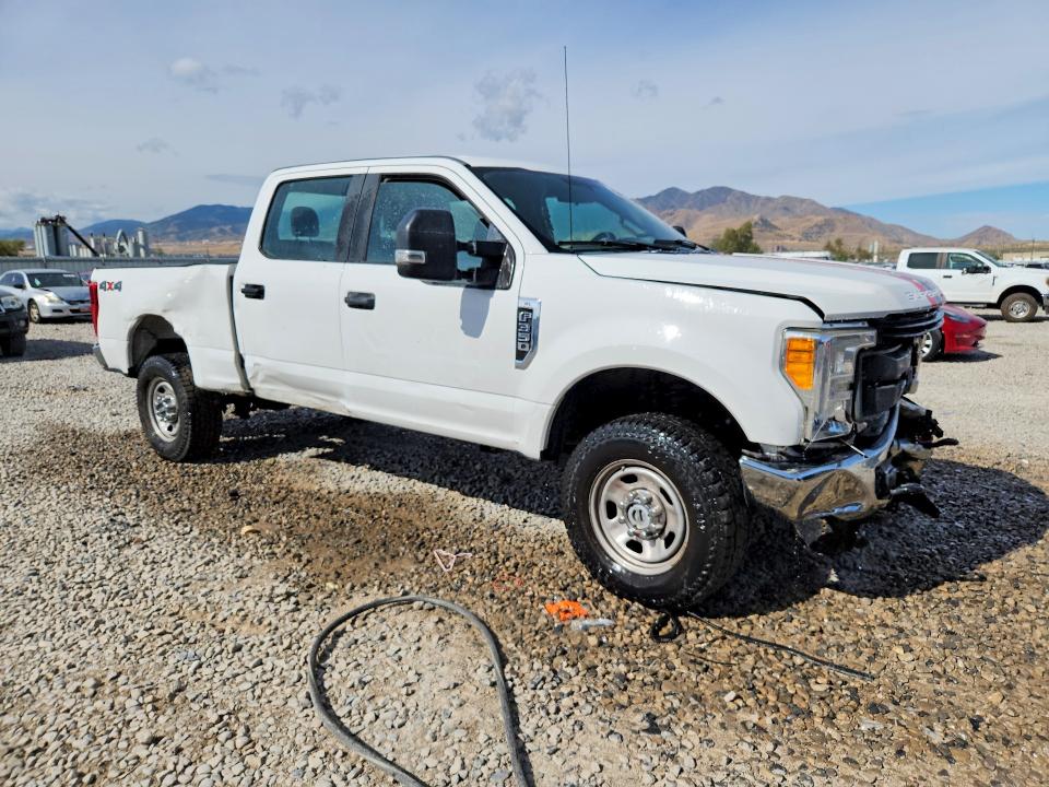 63581846 :رقم المزاد ، 1FT8W3B6XHEF24940 vin ، 2017 Ford F350 مزاد بيع