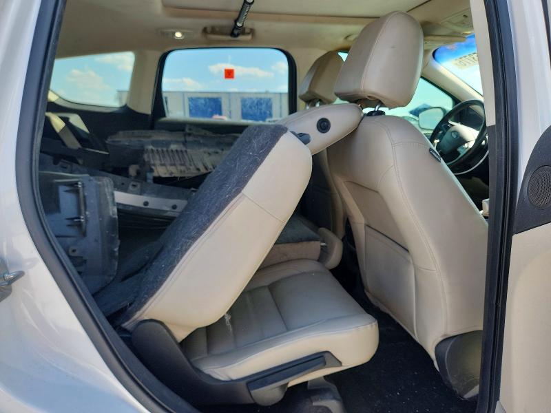 Продажа на аукционе авто 2017 Ford Escape, vin: 1FMCU0J95HUE15670, номер лота: 64453776