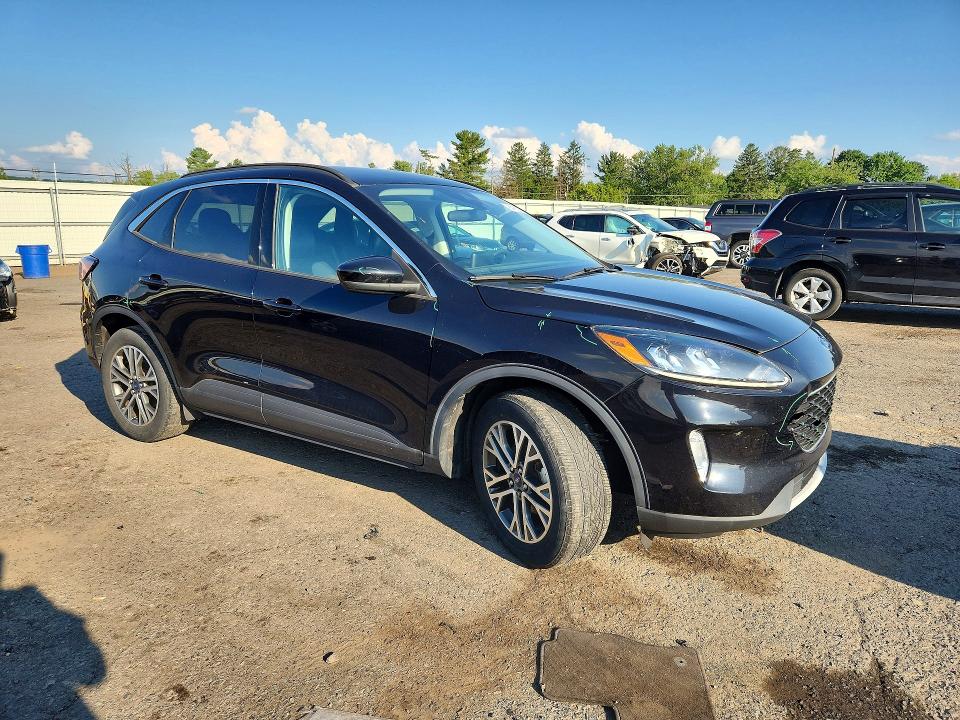 Продажа на аукционе авто 2021 Ford Escape, vin: 1FMCU9CZ2MUA07672, номер лота: 64182926