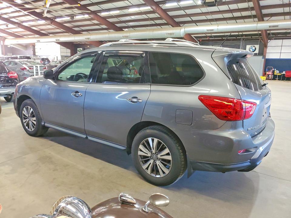Продажа на аукционе авто 2018 Nissan Pathfinder, vin: 5N1DR2MM4JC674325, номер лота: 65151646
