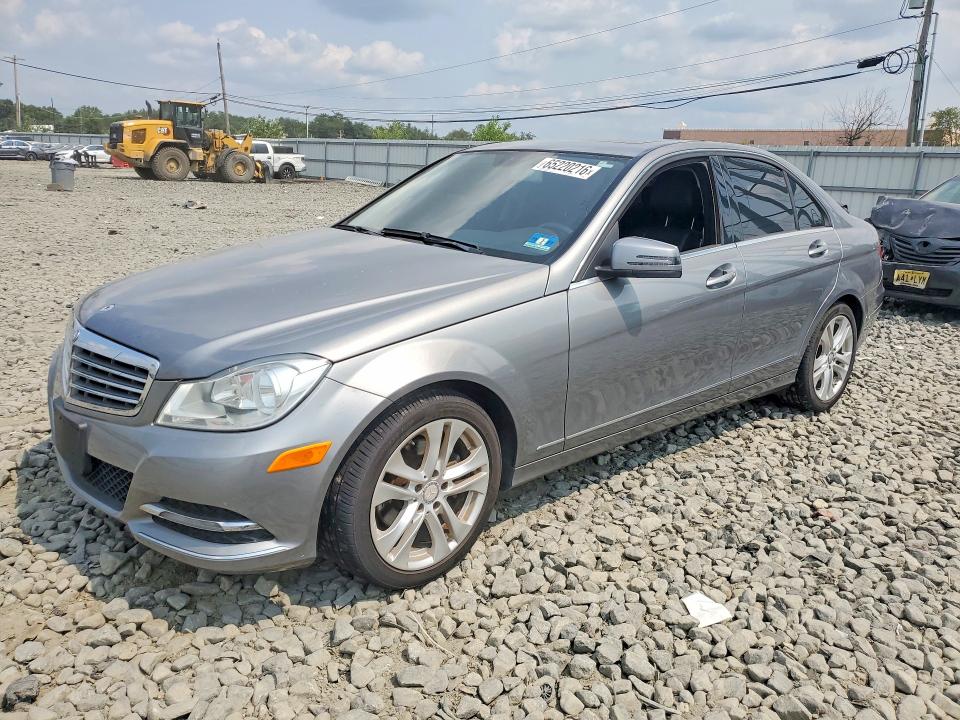 Продаж на аукціоні авто 2012 Mercedes-benz C, vin: WDDGF8BB5CA646942, номер лоту: 65220216