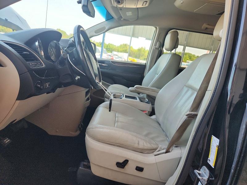 64213136 :رقم المزاد ، 2C4RC1BG7DR555229 vin ، 2013 Chrysler Town & Country مزاد بيع