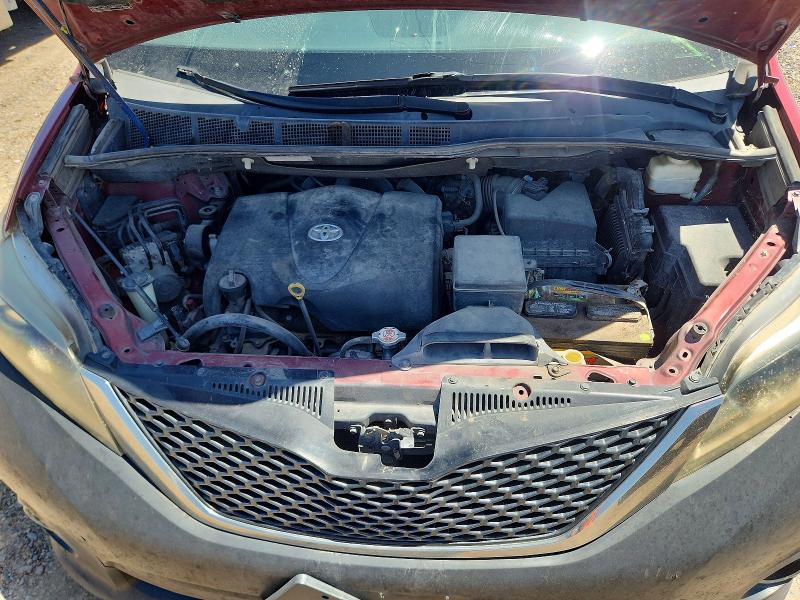 64625626 :رقم المزاد ، 5TDXZ3DC9HS770295 vin ، 2017 Toyota Sienna مزاد بيع