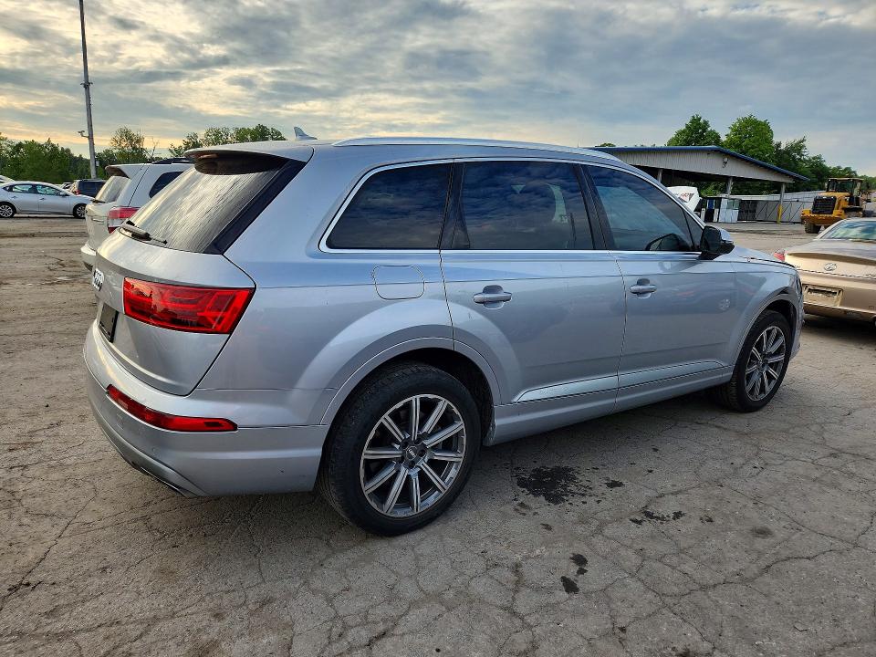62537266 :رقم المزاد ، WA1LHAF70KD024384 vin ، 2019 Audi Q7 مزاد بيع
