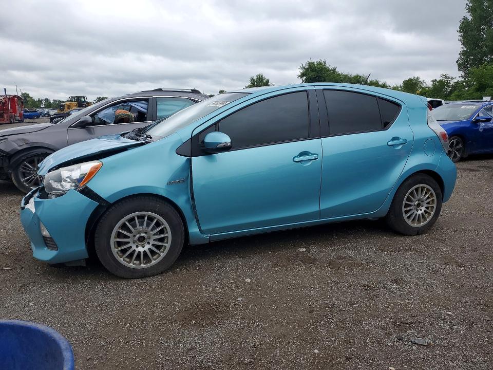 65144666 :رقم المزاد ، JTDKDTB39D1034637 vin ، 2013 Toyota Prius C مزاد بيع