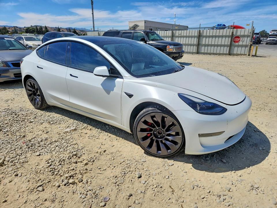66639236 :رقم المزاد ، 5YJ3E1EC9MF074001 vin ، 2021 Tesla Model 3 مزاد بيع