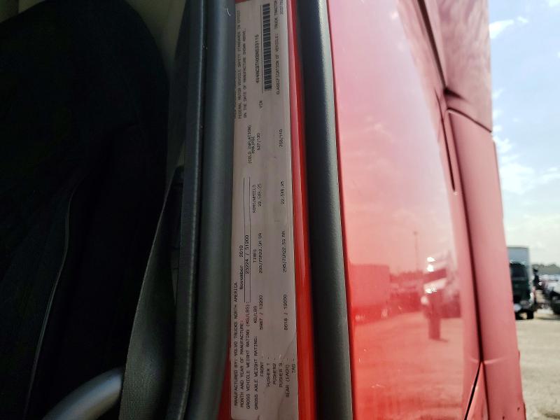 65437436 :رقم المزاد ، 4V4NC9THXBN533115 vin ، 2011 Volvo Vn مزاد بيع