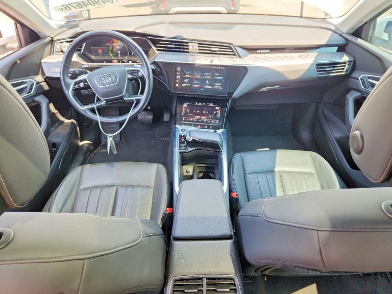 Aukcja sprzedaży 2021 Audi E-tron, vin: WA1LAAGE2MB004976, numer aukcji: 64904676