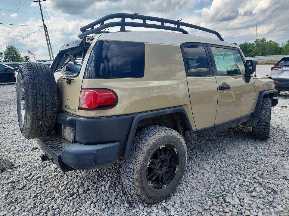 63823216 :رقم المزاد ، JTEBU4BF3BK100943 vin ، 2011 Toyota Fj Cruiser مزاد بيع