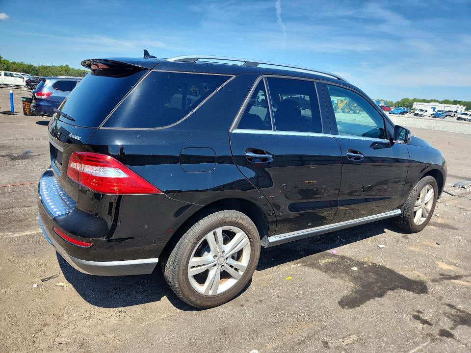 64700606 :رقم المزاد ، 4JGDA5HB7FA619212 vin ، 2015 Mercedes-benz Ml مزاد بيع