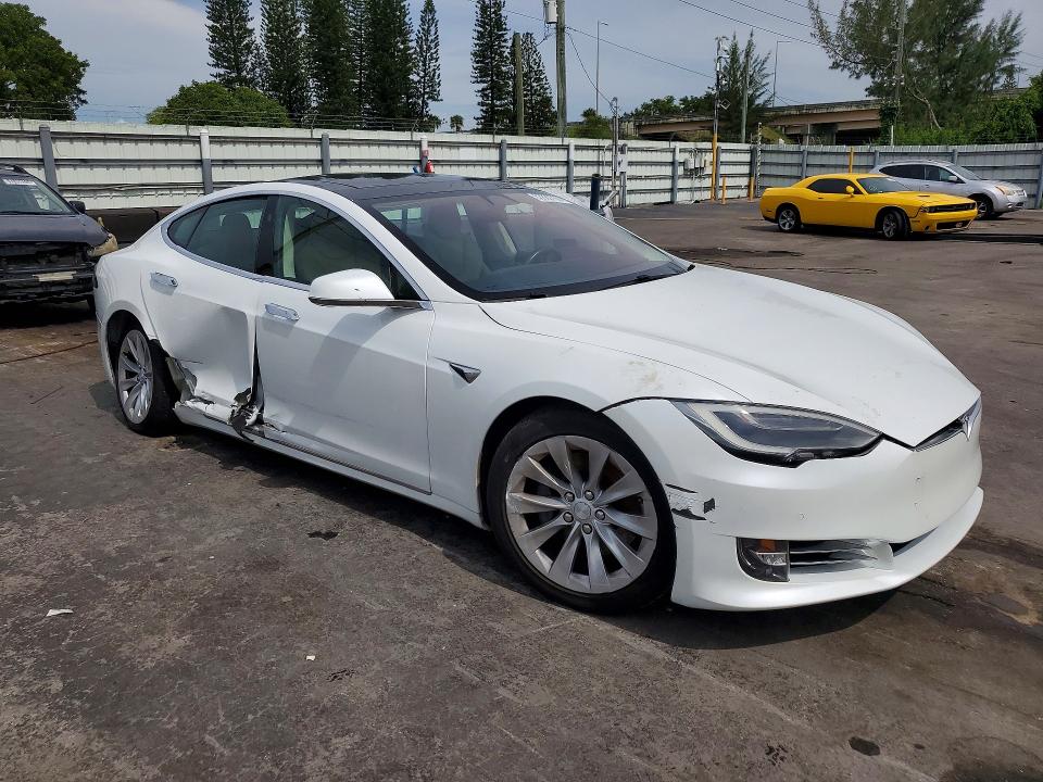Aukcja sprzedaży 2017 Tesla Model S, vin: 5YJSA1E10HF203318, numer aukcji: 63882766
