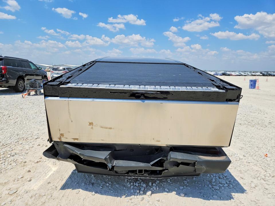 63345326 :رقم المزاد ، 7G2CEHED6SA076023 vin ، 2025 Tesla Cybertruck مزاد بيع