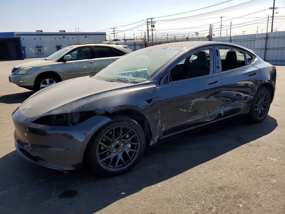 62723396 :رقم المزاد ، 5YJ3E1EA8SF042832 vin ، 2025 Tesla Model 3 مزاد بيع