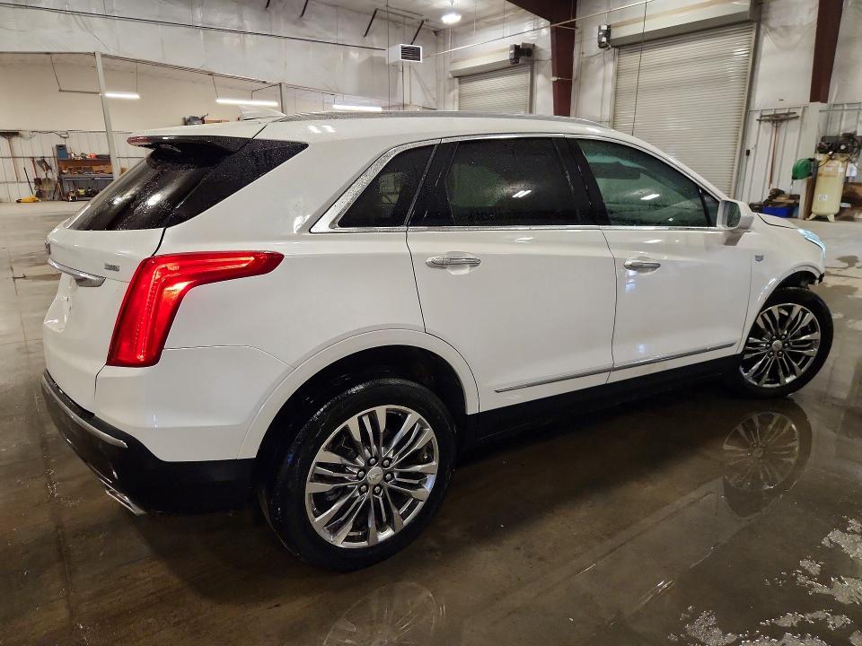 63694096 :رقم المزاد ، 1GYKNERS9HZ130744 vin ، 2017 Cadillac Xt5 مزاد بيع