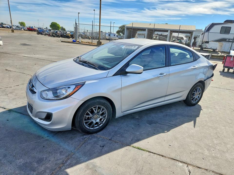 66068876 :رقم المزاد ، KMHCT4AE3DU558103 vin ، 2013 Hyundai Accent مزاد بيع