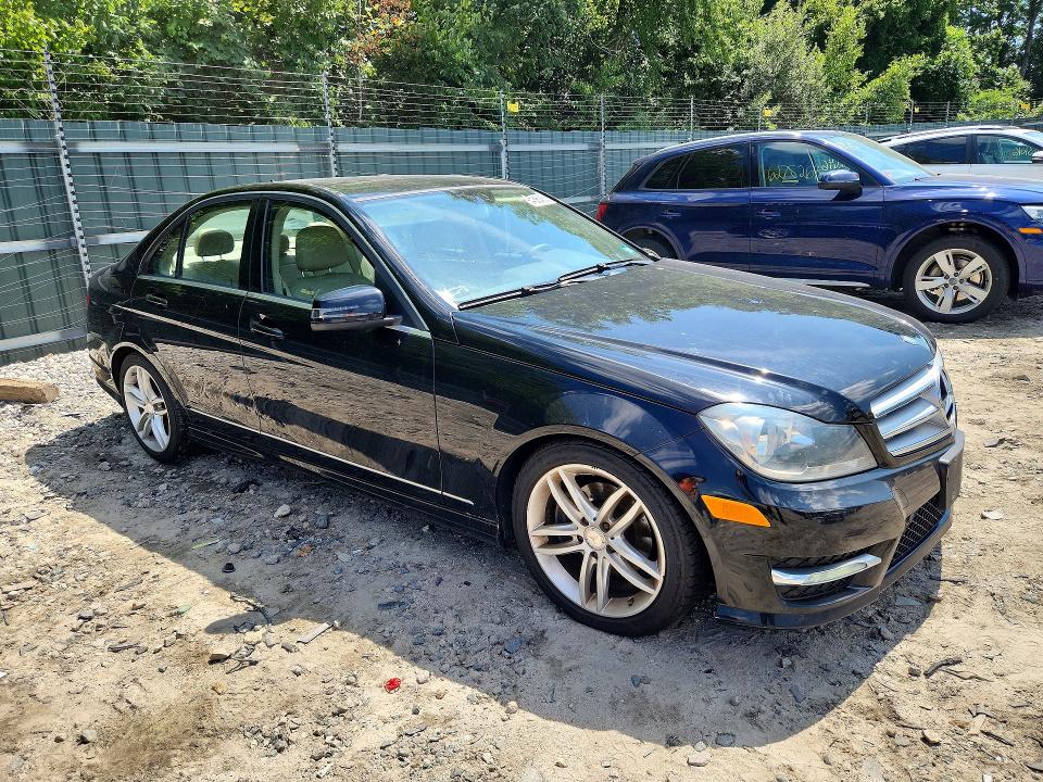 64365466 :رقم المزاد ، WDDGF8BB8CR198035 vin ، 2012 Mercedes-benz C مزاد بيع
