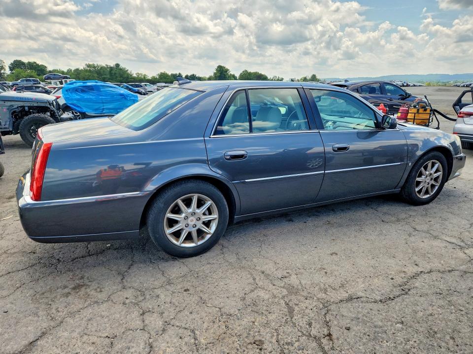 2011 Cadillac Dts მანქანა იყიდება აუქციონზე, vin: 1G6KD5E64BU122737, აუქციონის ნომერი: 64114766