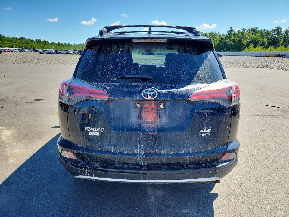 66646446 :رقم المزاد ، JTMRFREV0JJ731277 vin ، 2018 Toyota Rav4 مزاد بيع