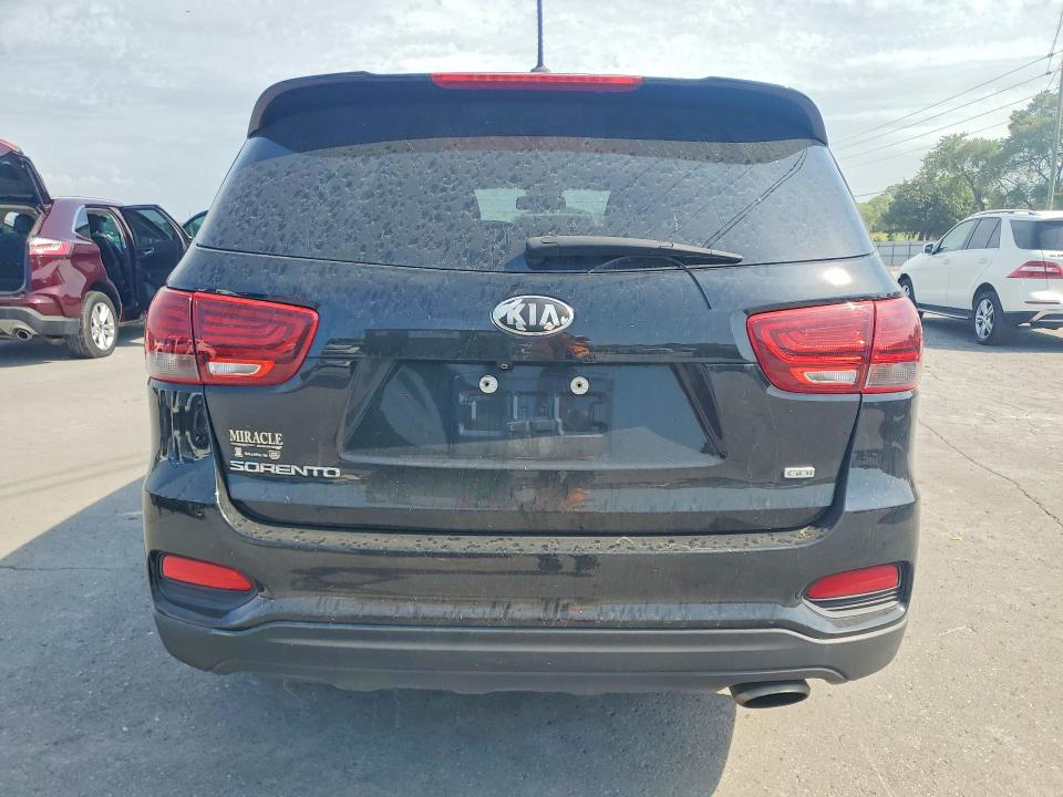 64713386 :رقم المزاد ، 5XYPG4A35KG586928 vin ، 2019 Kia Sorento مزاد بيع