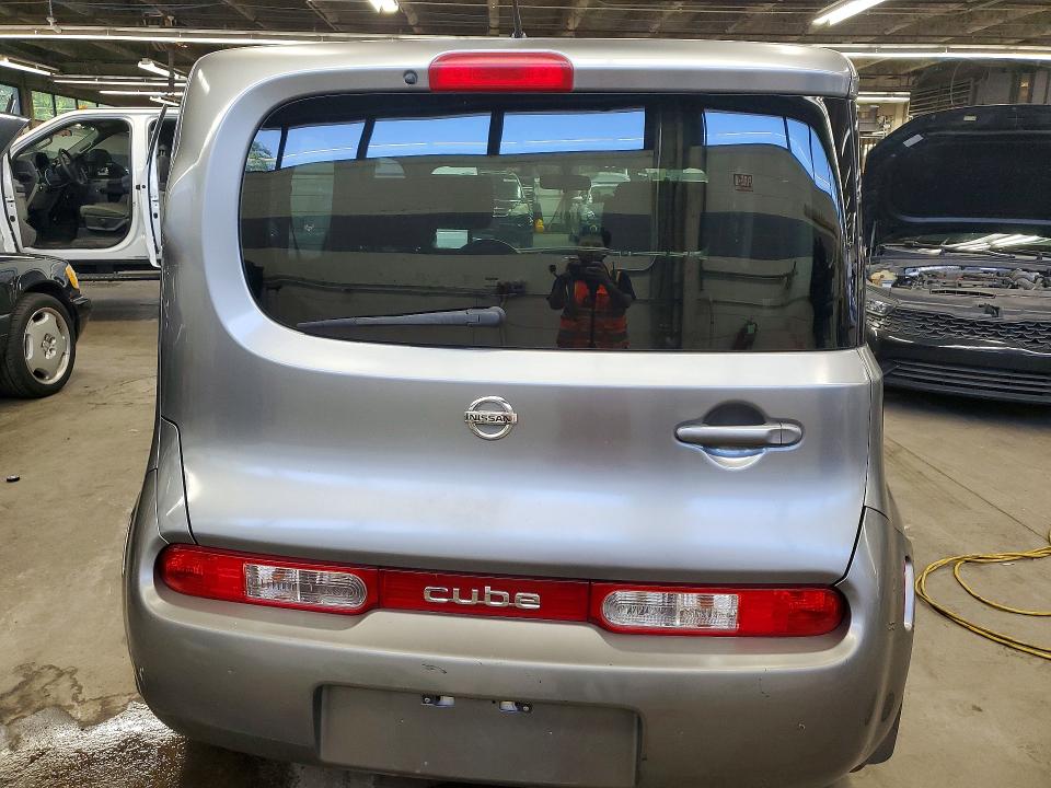 63707096 :رقم المزاد ، JN8AZ2KR5AT166925 vin ، 2010 Nissan Cube مزاد بيع