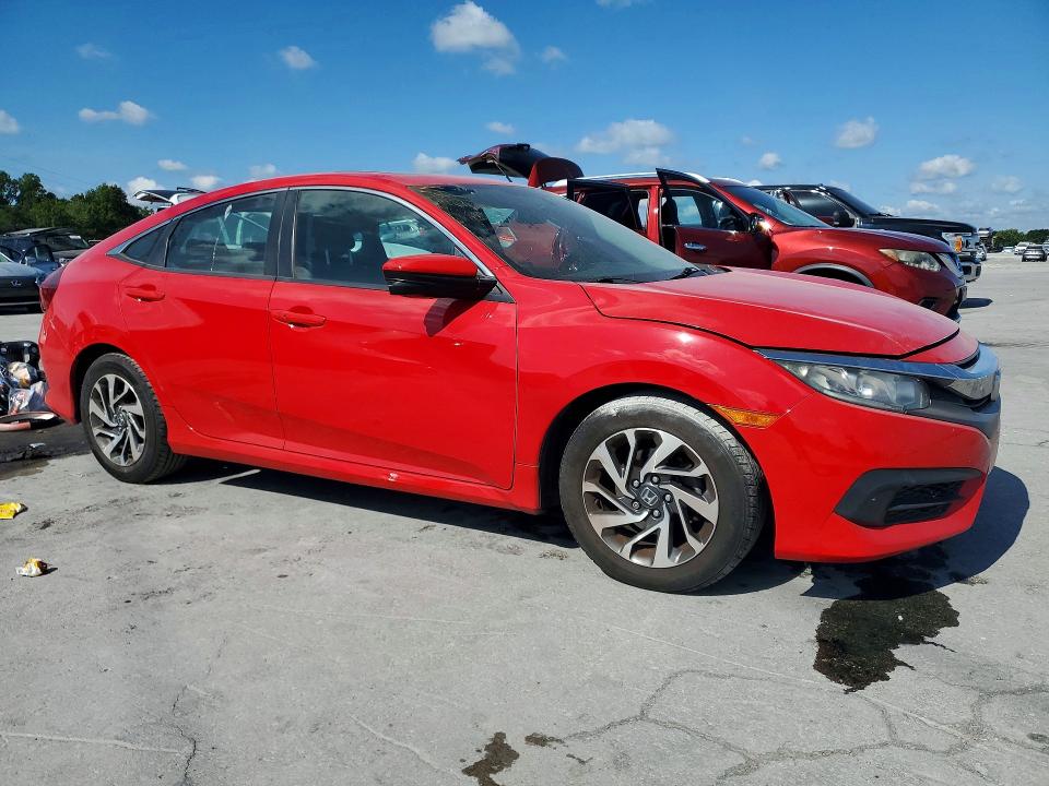 65089796 :رقم المزاد ، 2HGFC2F7XJH572547 vin ، 2018 Honda Civic مزاد بيع