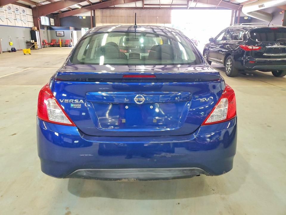 64037026 :رقم المزاد ، 3N1CN7APXKL869085 vin ، 2019 Nissan Versa مزاد بيع