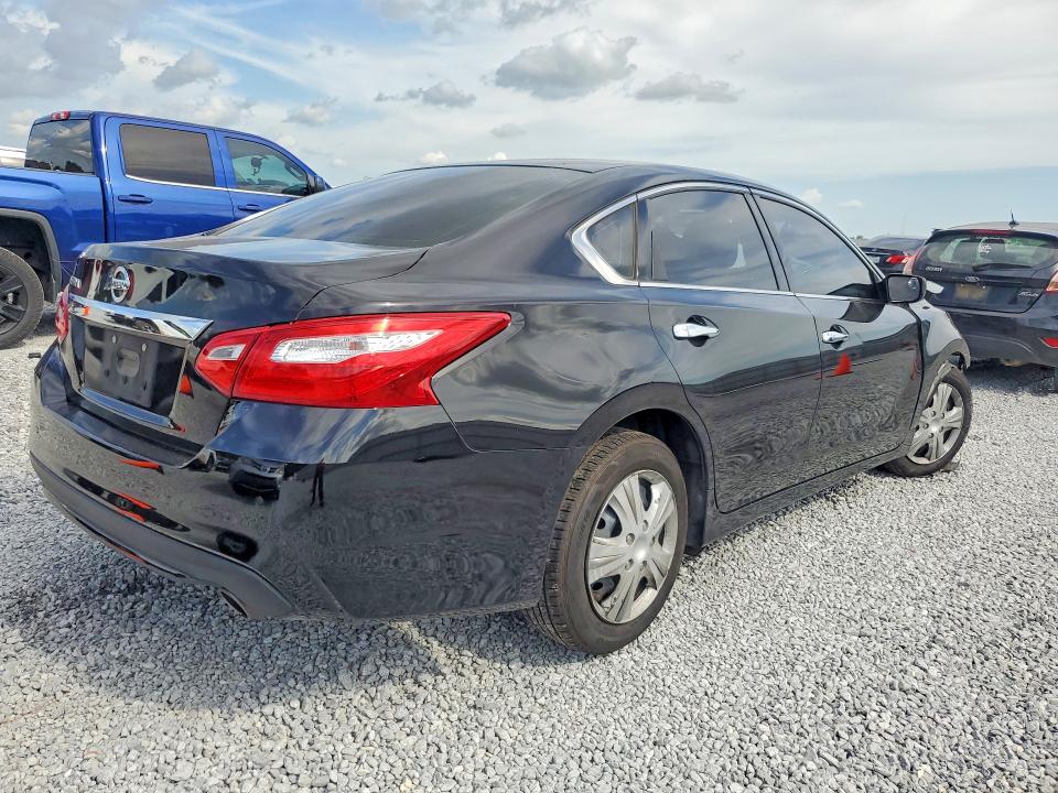 2017 Nissan Altima მანქანა იყიდება აუქციონზე, vin: 1N4AL3AP0HN358616, აუქციონის ნომერი: 65541986