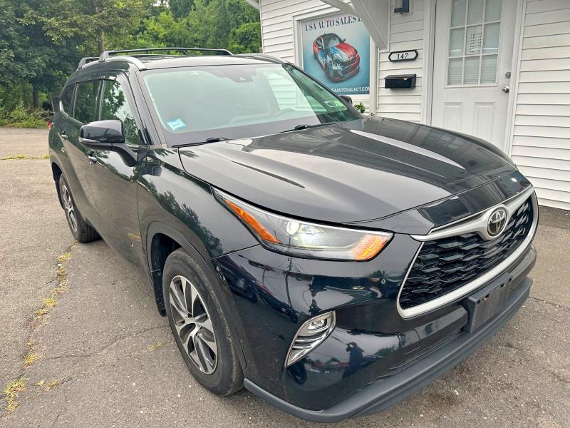 Продажа на аукционе авто 2022 Toyota Highlander, vin: 5TDGZRBH5NS217155, номер лота: 63356086